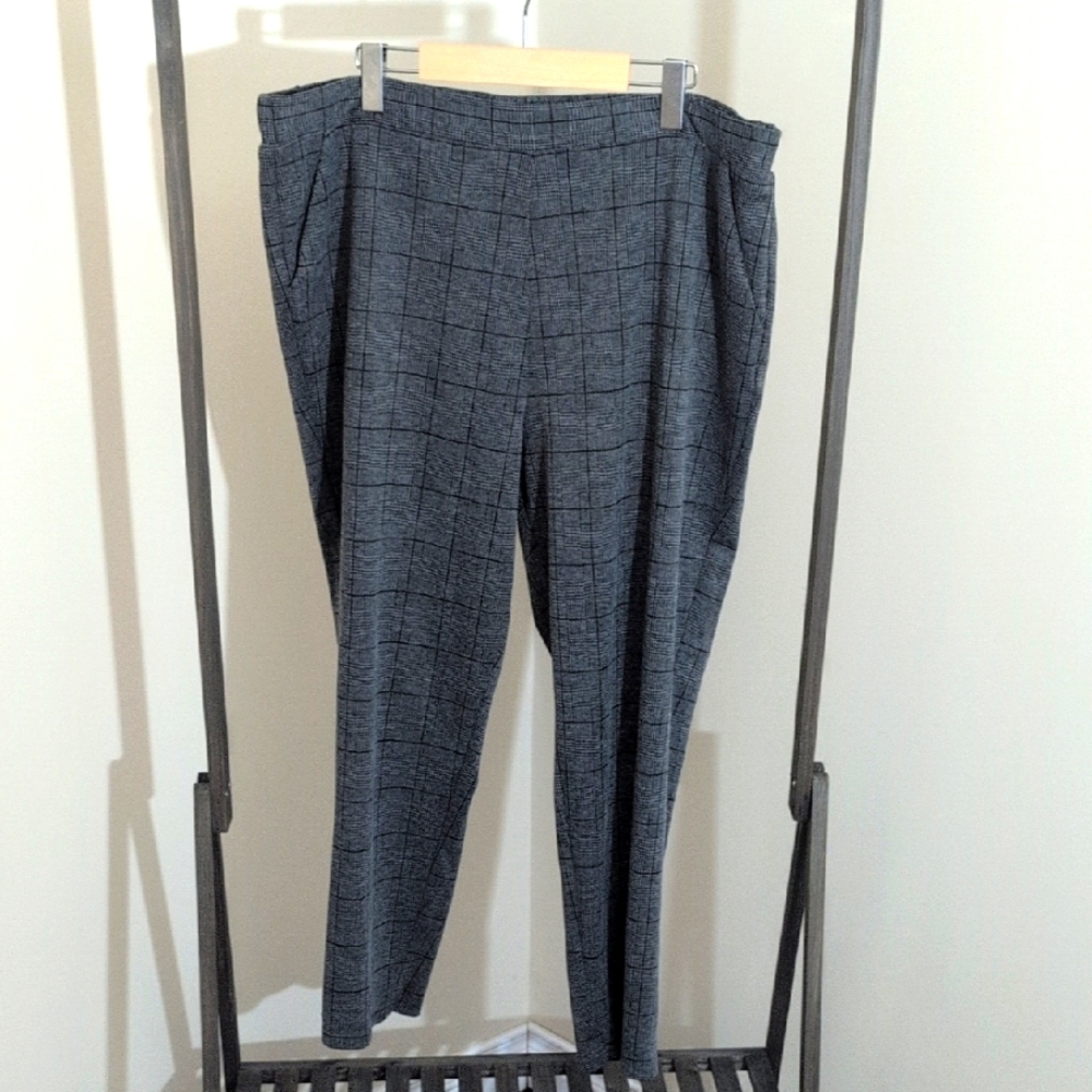 Primark| Gray And Black Stretch Plaid Trousers With Pockets Polyester Blend